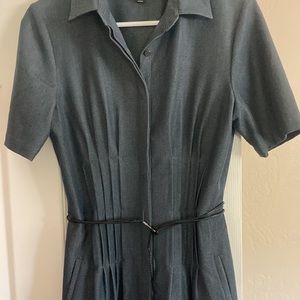 Gorgeous Tailored Tahari dress in Size 6